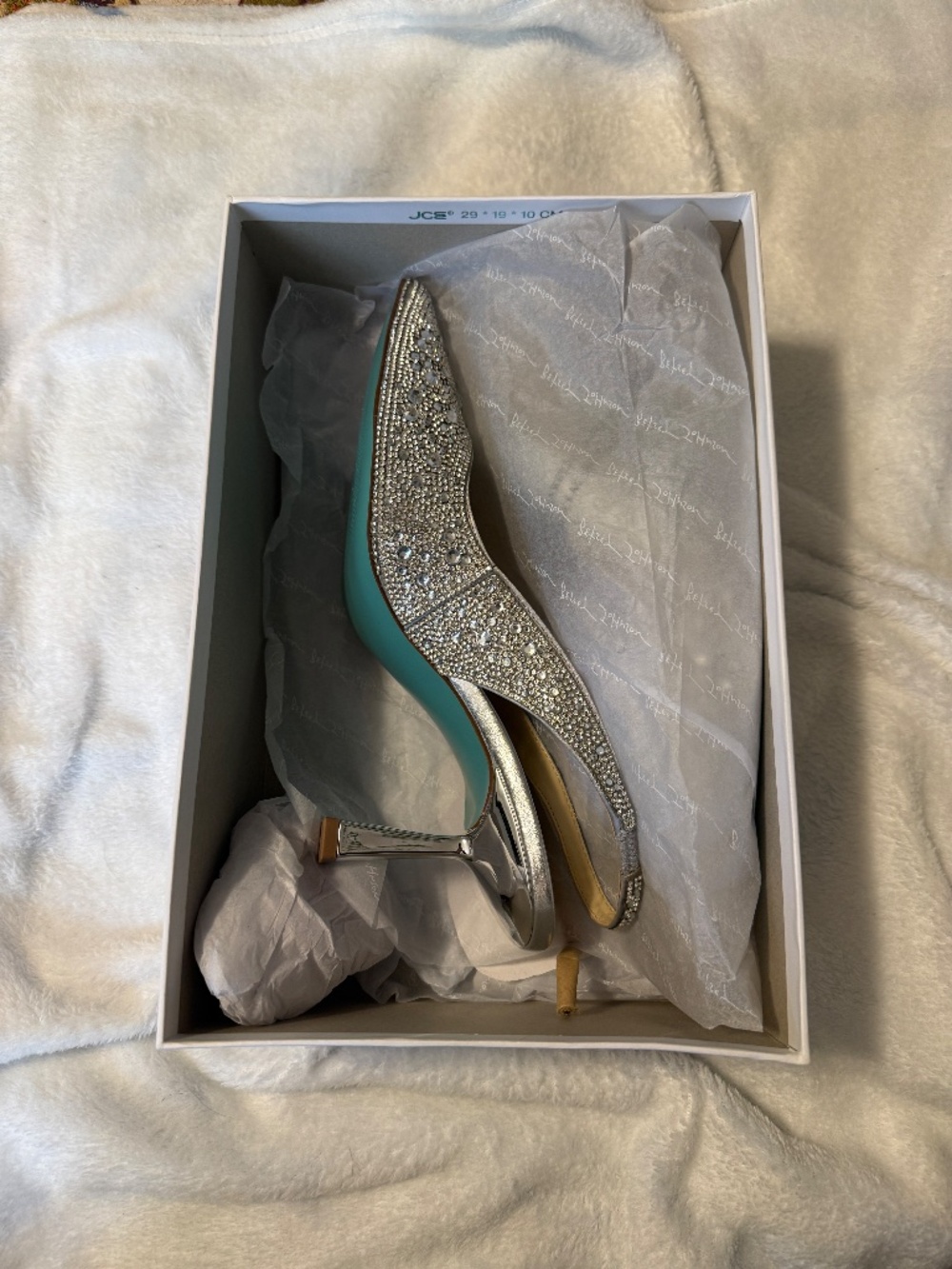 SB Clark Betsey Johnson, Steve Madden - Picture 3 of 3